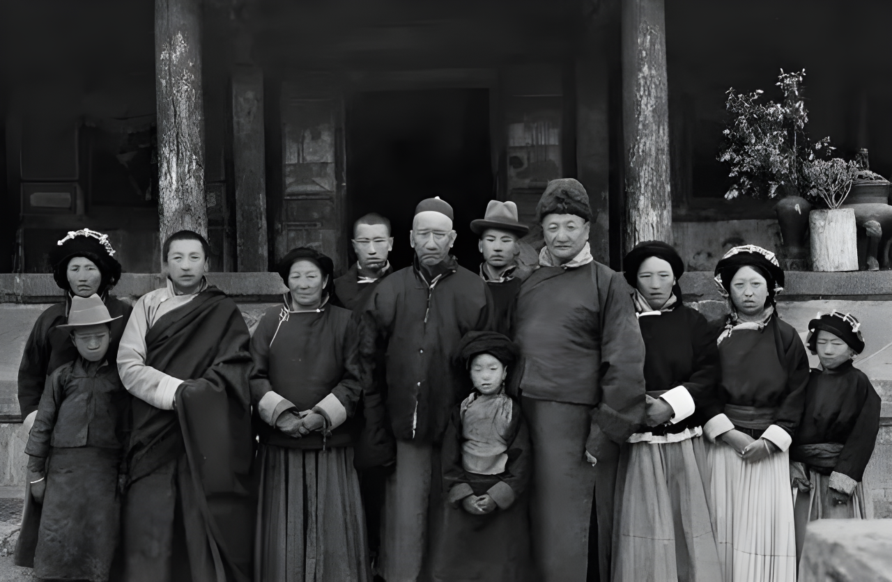 阿云山永宁摩梭人，民族团结的亲善仁爱总管）
