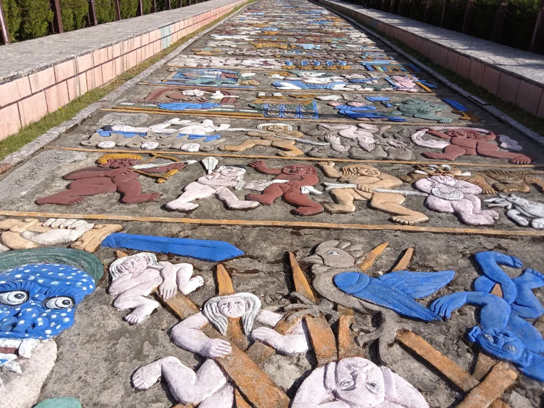 【更布塔】解读《神路图》之九座黑山、“触西达栽”树